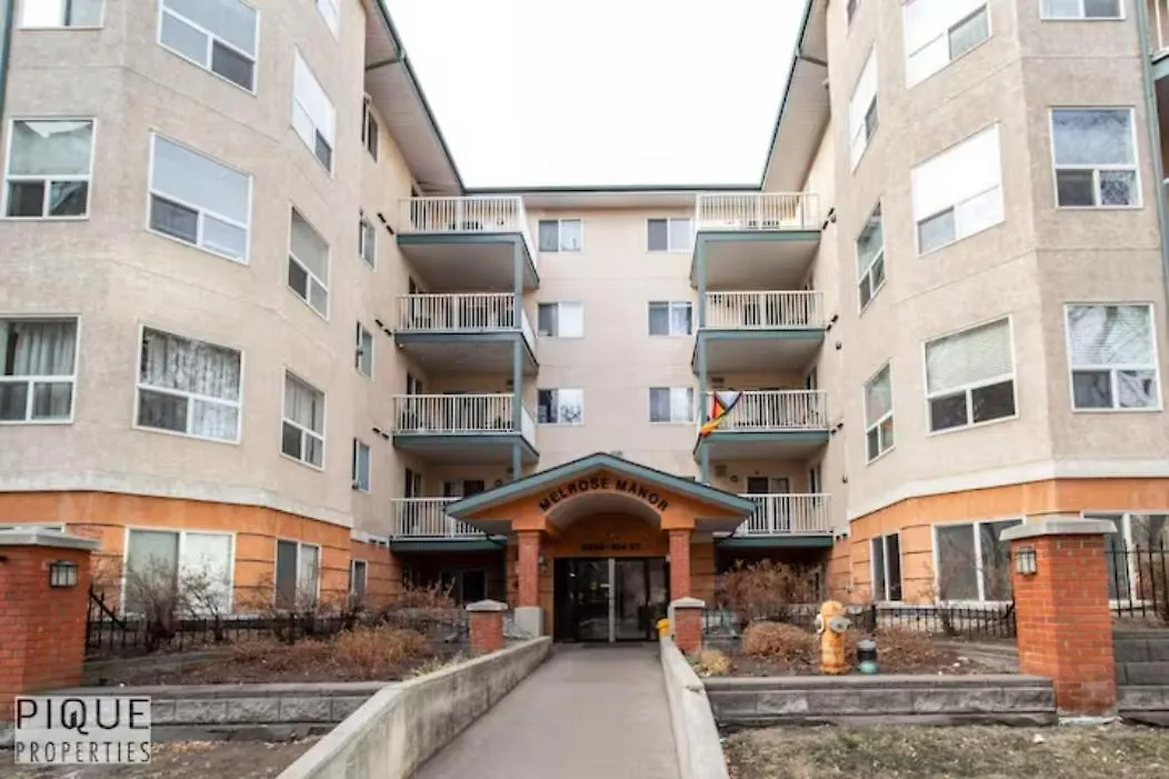 The Neon Palace - Kingbed - Fireplace - Netflix - Ug Park Edmonton